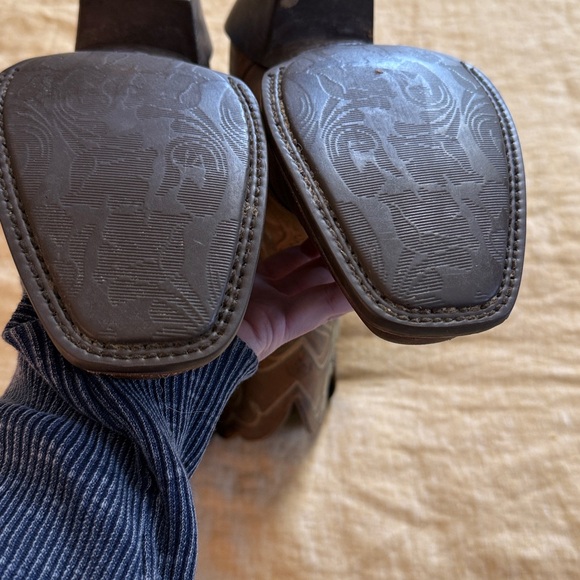 Ariat Western Boots - Picture 12 of 17